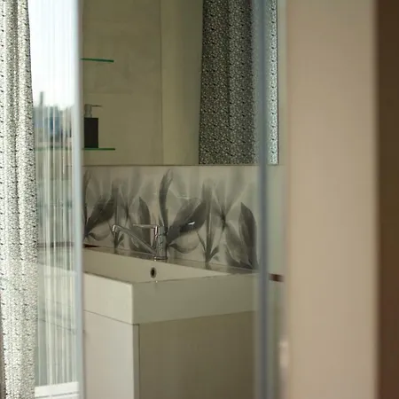 Karinflats - Jazzy Apt. Apartment